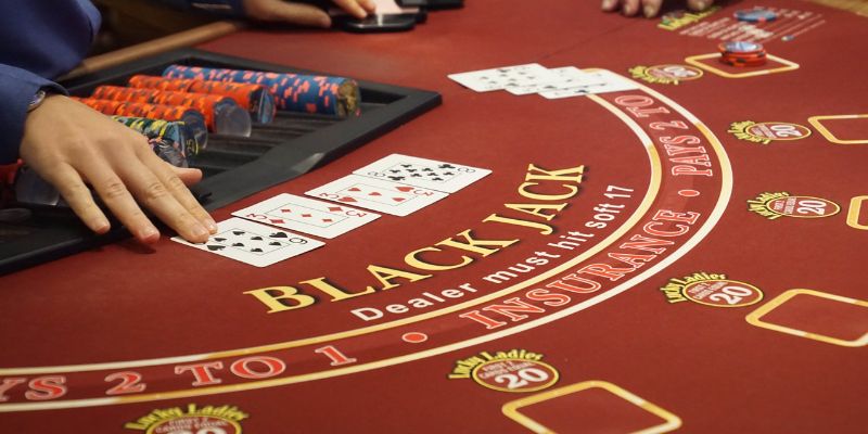 Quy tắc chuẩn trong blackjack là gì